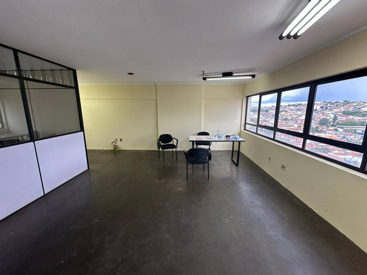 #SC6A-S.SÔ - Sala para Venda em Bragança Paulista - SP