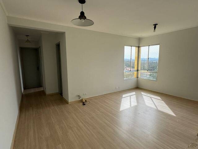 Locação em Residencial das Ilhas - Bragança Paulista
