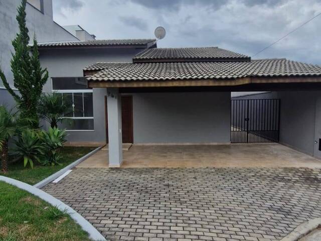 Locação em Condomínio Portal da Serra - Bragança Paulista